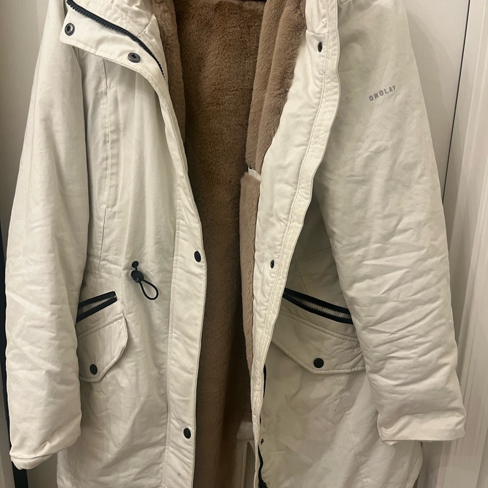 Orolay Women's White Coat with Faux Fur Lining parka